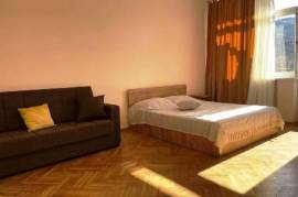 Аренда, 2 Kомнатная, Старое здание, Тбилиси, vake