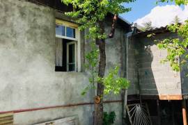 იყიდება სახლი, 6 ოთახიანი, ონი, ონი