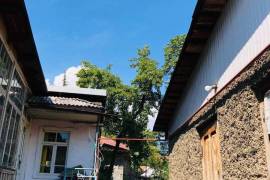 იყიდება სახლი, 6 ოთახიანი, ონი, ონი