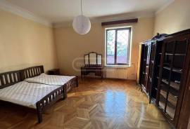 Аренда, 3 Kомнатная, Старое здание, Тбилиси, Вера
