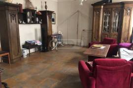 House For Sale, 5 Room, Tbilisi, Chugureti
