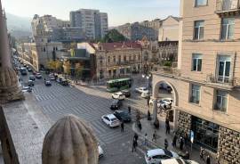 ქირავდება ბინა დღიურად, 5 ოთახიანი, ძველი აშენებული, თბილისი, ჩუღურეთი