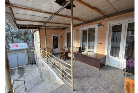 House For Sale, Tskneti