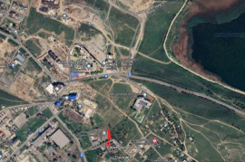 Land For Sale, Lisi lake