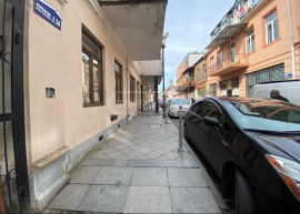 იყიდება, უნივერსალური კომერციული  ფართი