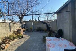 House For Rent, Chugureti