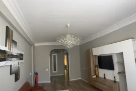 Аренда, 4 Kомнатная, Старое здание, Тбилиси, saburtalo