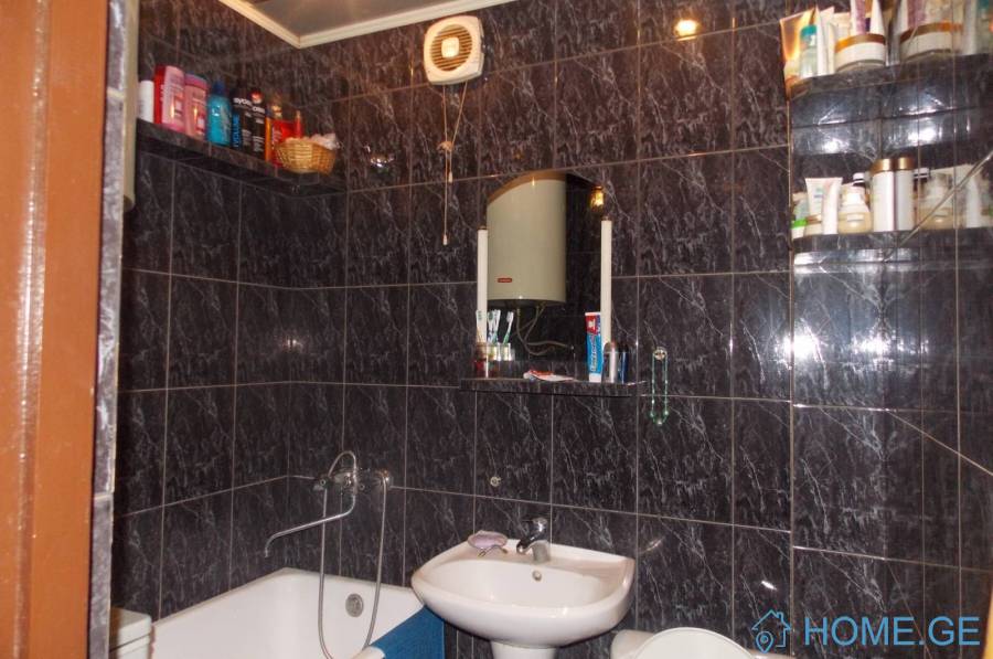 Продается квартира, Старое здание, Тбилиси, saburtalo