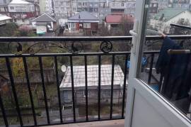 იყიდება ბინა, 6 ოთახიანი, ძველი აშენებული, ბათუმი