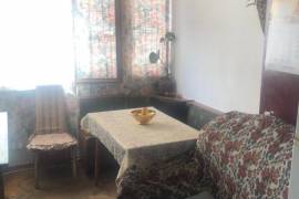 Apartment for sale, Old building, Districts of Vazha-Pshavela