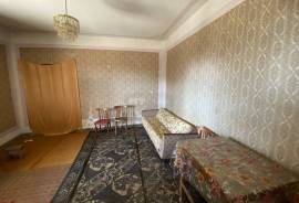 House For Sale, Gremi