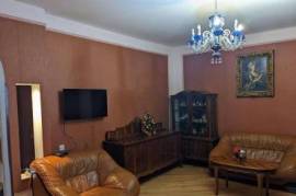 For Rent, 4 Room, Old building, Tbilisi, saburtalo
