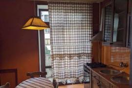 For Rent, 4 Room, Old building, Tbilisi, saburtalo