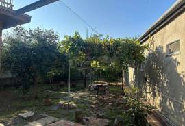 House For Sale, Elia