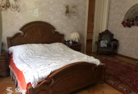 Apartment for sale, 8 Room, Old building, Tbilisi, Chugureti