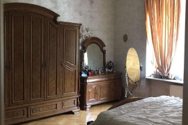 Apartment for sale, 8 Room, Old building, Tbilisi, Chugureti