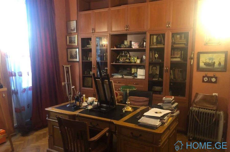 Apartment for sale, 8 Room, Old building, Tbilisi, Chugureti