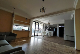 House For Rent, Mtatsminda