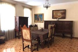 Apartment for sale, Old building, Vera