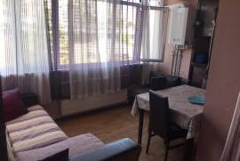 Apartment for sale, Old building, Districts of Vazha-Pshavela