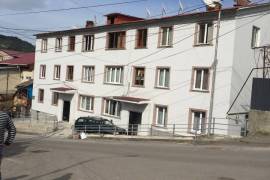 იყიდება ბინა, 3 ოთახიანი, ძველი აშენებული, ბორჯომი, ბორჯომი