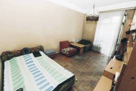 Продается квартира, 3 Kомнатная, Старое здание, Тбилиси, saburtalo