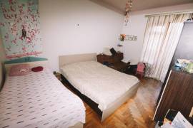 Продается квартира, 3 Kомнатная, Старое здание, Тбилиси, saburtalo