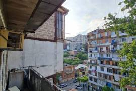 იყიდება ბინა, 3 ოთახიანი, ძველი აშენებული, თბილისი, საბურთალო