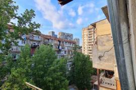 იყიდება ბინა, 3 ოთახიანი, ძველი აშენებული, თბილისი, საბურთალო