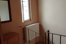 House For Sale, Chugureti