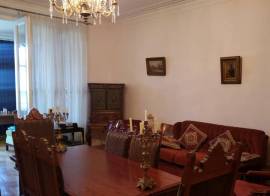 Apartment for sale, 5 Room, Old building, Tbilisi, saburtalo