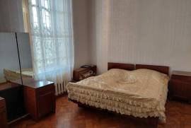 Продается Дом, 7 Kомнатная, Сенаки, Сенаки