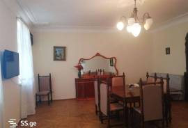 For Rent, 4 Room, Old building, Batumi, Rustaveli District