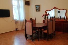 For Rent, 4 Room, Old building, Batumi, Rustaveli District