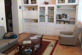 For Rent, 4 Room, Old building, Batumi, Rustaveli District