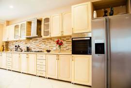 House For Sale, 9 Room, Tbilisi, Ivertubani