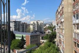 იყიდება ბინა, 4 ოთახიანი, ძველი აშენებული, თბილისი, საბურთალო