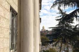 ქირავდება ბინა, ძველი აშენებული, მთაწმინდა