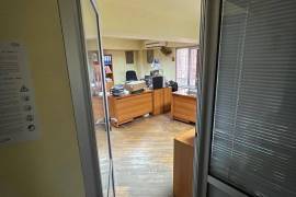 For Rent, Office, vake