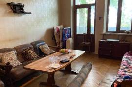 Apartment for sale, Old building, Sapichkhia