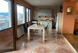 Продается квартира, 4 Kомнатная, Старое здание, Тбилиси, saburtalo