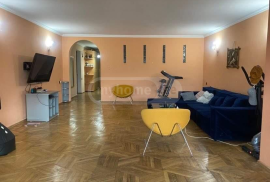 Продается квартира, 4 Kомнатная, Старое здание, Тбилиси, saburtalo