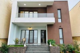 House For Sale, Ivertubani