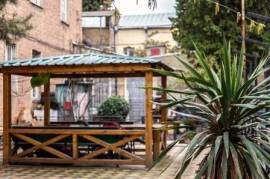 Аренда, 3 Kомнатная, Старое здание, Тбилиси, Чугурети