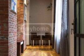 Аренда, 3 Kомнатная, Старое здание, Тбилиси, Чугурети