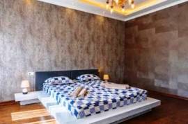 Аренда, 3 Kомнатная, Старое здание, Тбилиси, Чугурети