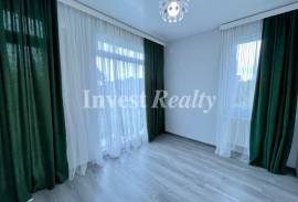 House For Rent, Adlia