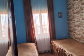 Apartment for sale, Old building, Aghmashenebeli District