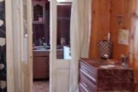 Продается квартира, Старое здание, Чугурети