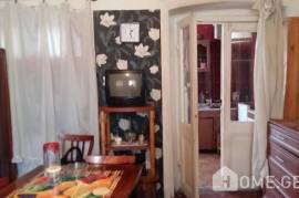 Продается квартира, Старое здание, Чугурети